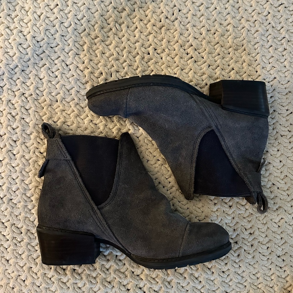 TIMBERLAND WOMEN'S SUTHERLIN BAY CHELSEA BOOTS